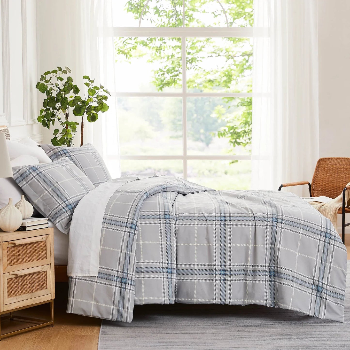 Simple Plaid Comforter Set, Grey